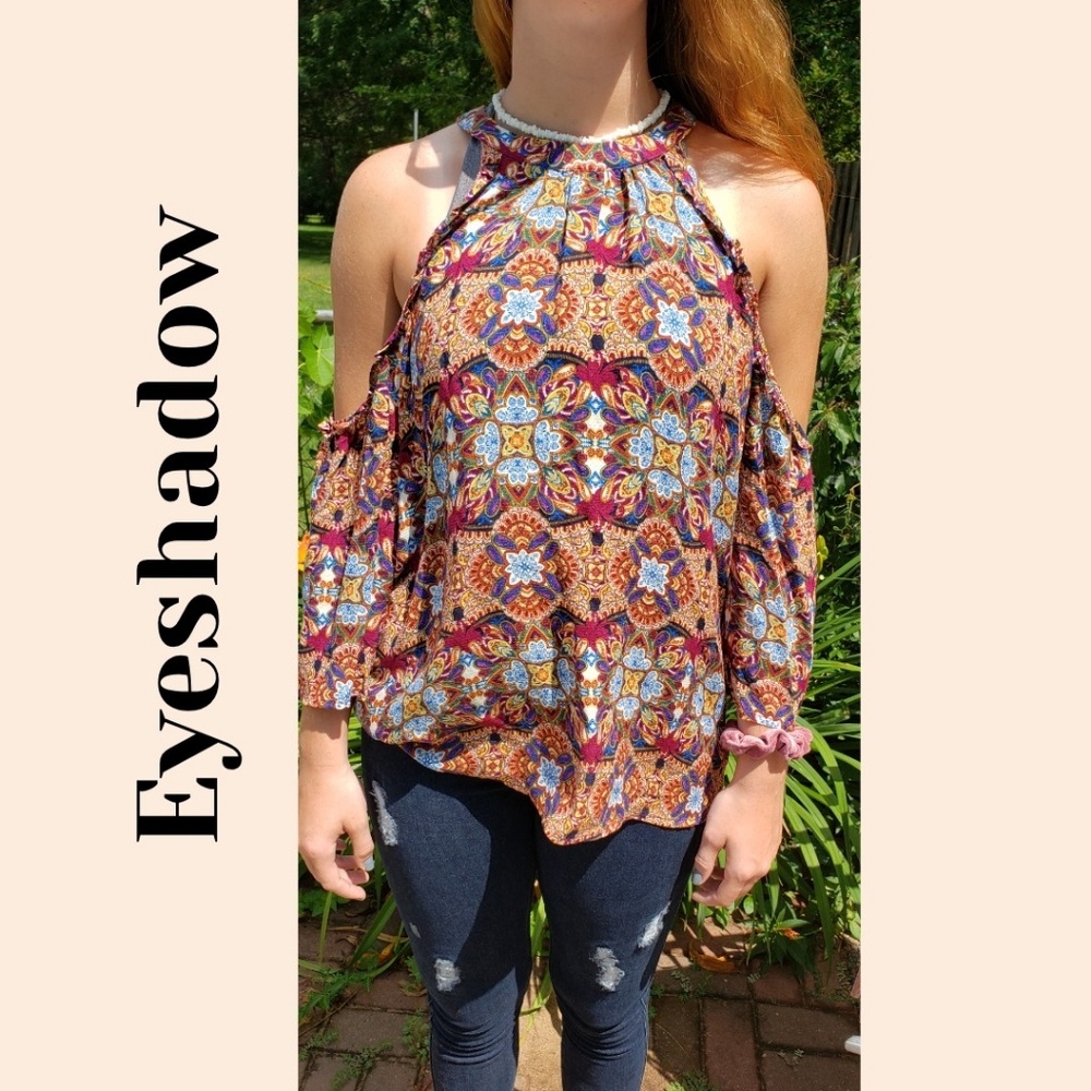 🆕️NWT Eyeshadow cold shoulder top